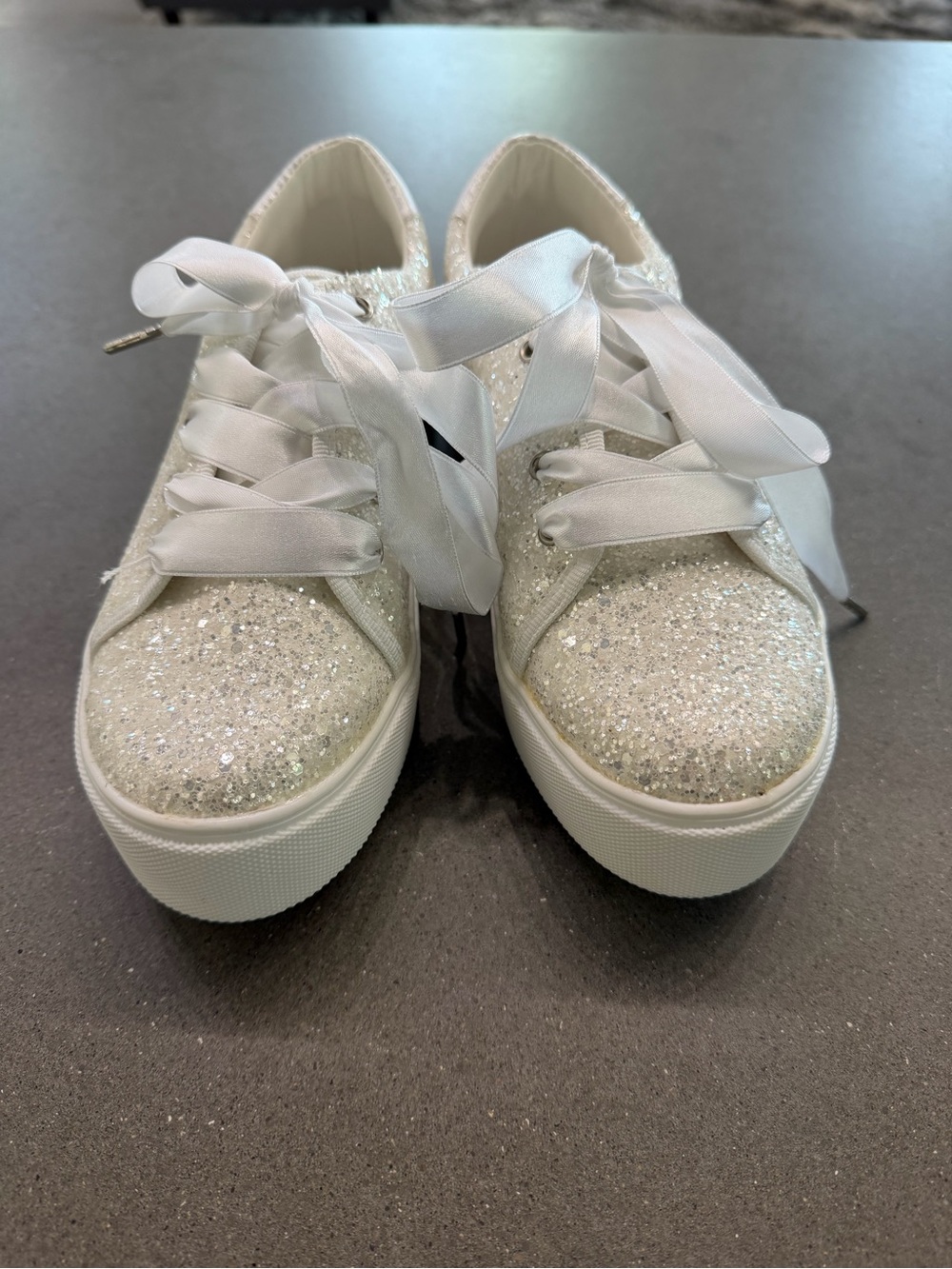 Women’s Glitter Ribbon Lace Sneakers - White